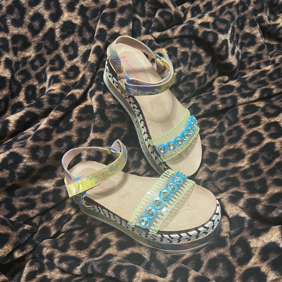 Wedges - Picture 2 of 7